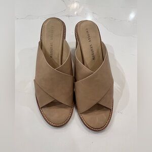 Women’s Chinese Laundry Nude Crisis Sandals Size 10/41